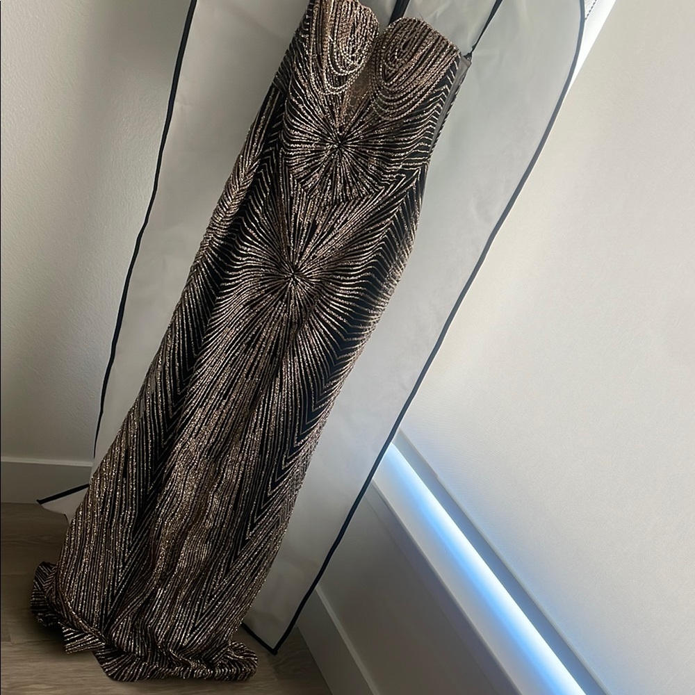 Elegant Strapless Metallic Gown
